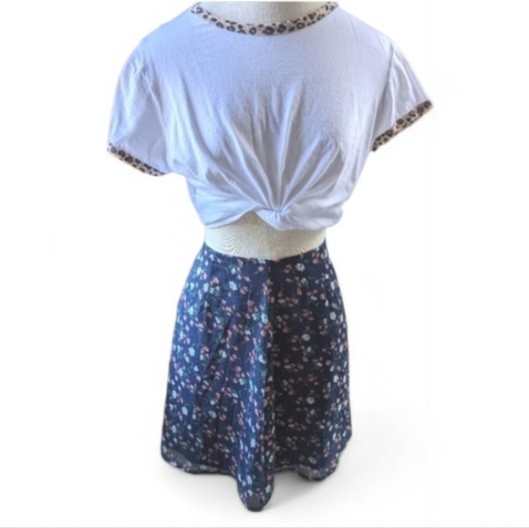 Wednesday's Girl Boho Mini Skirt in Blue Vintage Floral Size Medium - Picture 5 of 6